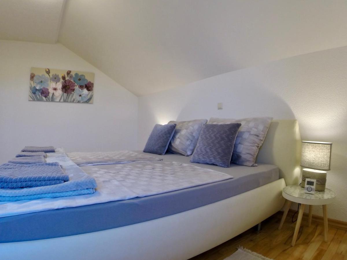 Holiday Apartment Lavanda Sumpetar Jesenice  Ngoại thất bức ảnh