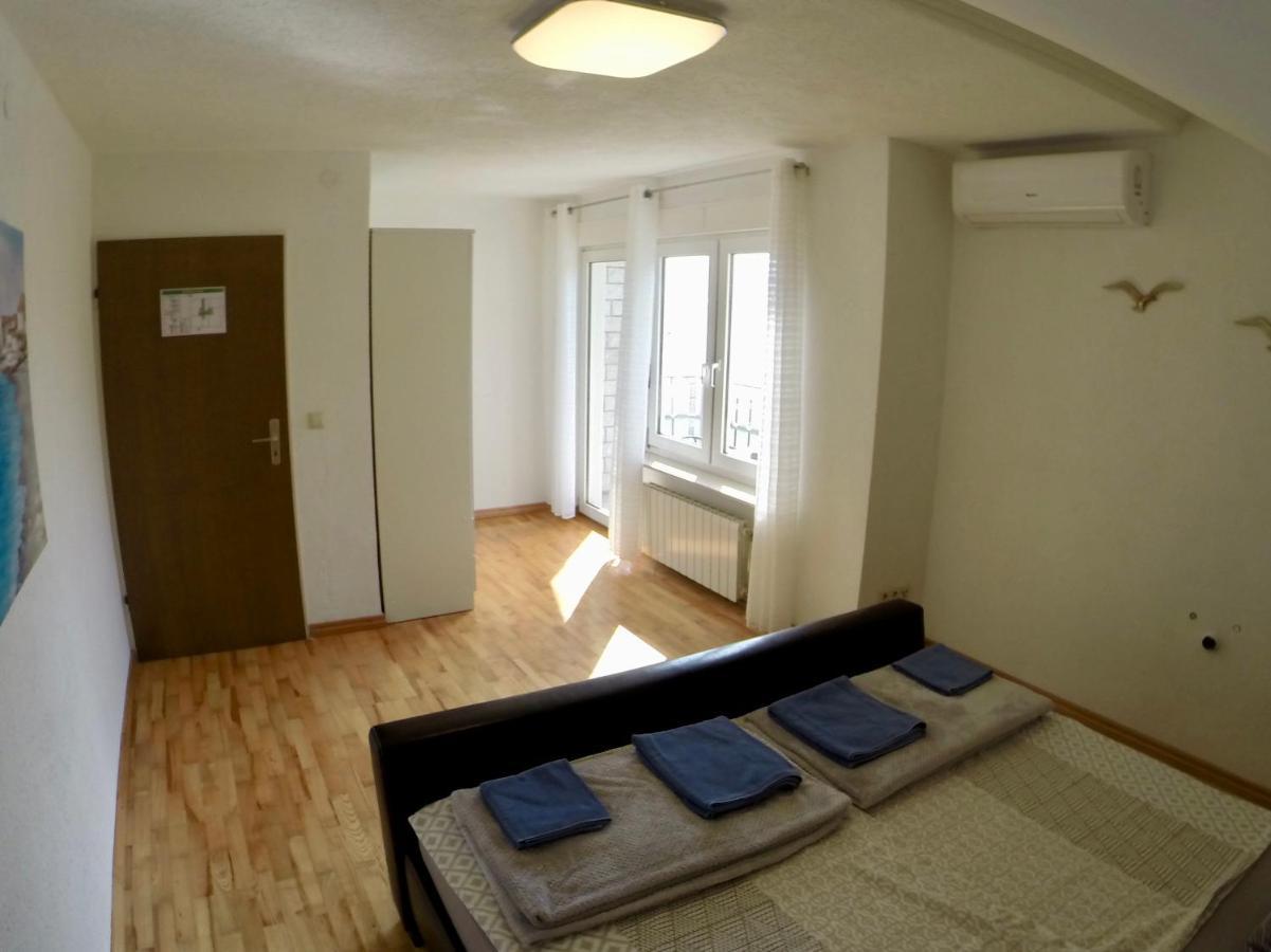 Holiday Apartment Lavanda Sumpetar Jesenice  Ngoại thất bức ảnh