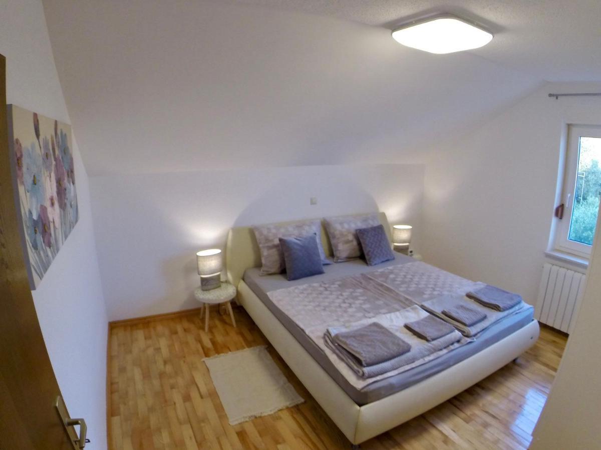 Holiday Apartment Lavanda Sumpetar Jesenice  Ngoại thất bức ảnh